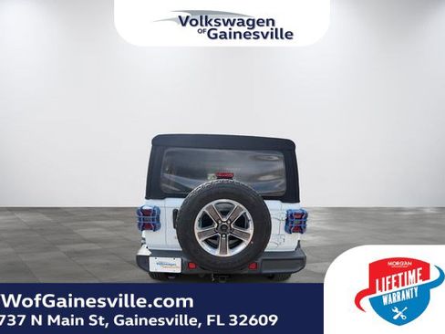 Used 2018 Jeep Wrangler Unlimited Sahara AWD/4WD image 5