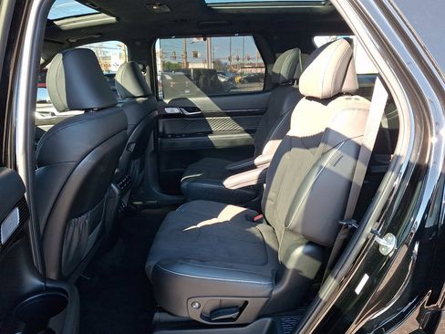 Used 2024 Hyundai Palisade Calligraphy image 19