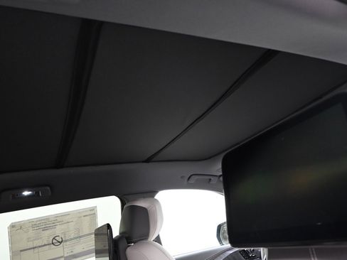 New 2025 Cadillac Escalade IQ Sport 1 w/ LPO, ONYX Package image 17