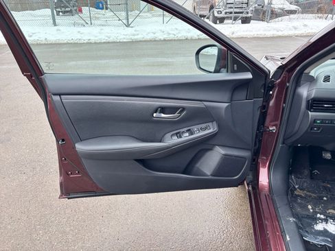 Used 2025 Nissan Sentra SV image 18