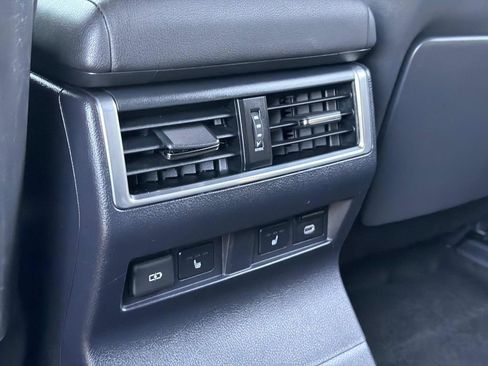 Used 2024 Lexus GX 550 AWD/4WD image 18