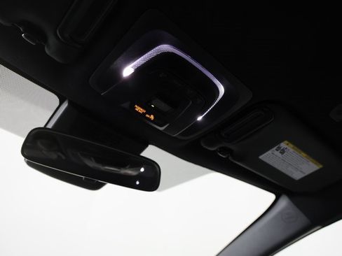 Used 2024 Toyota Corolla SE image 19