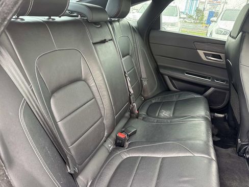 Used 2017 Jaguar XF S RWD image 11