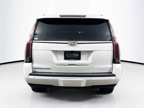 Used 2017 Cadillac Escalade Luxury image 7