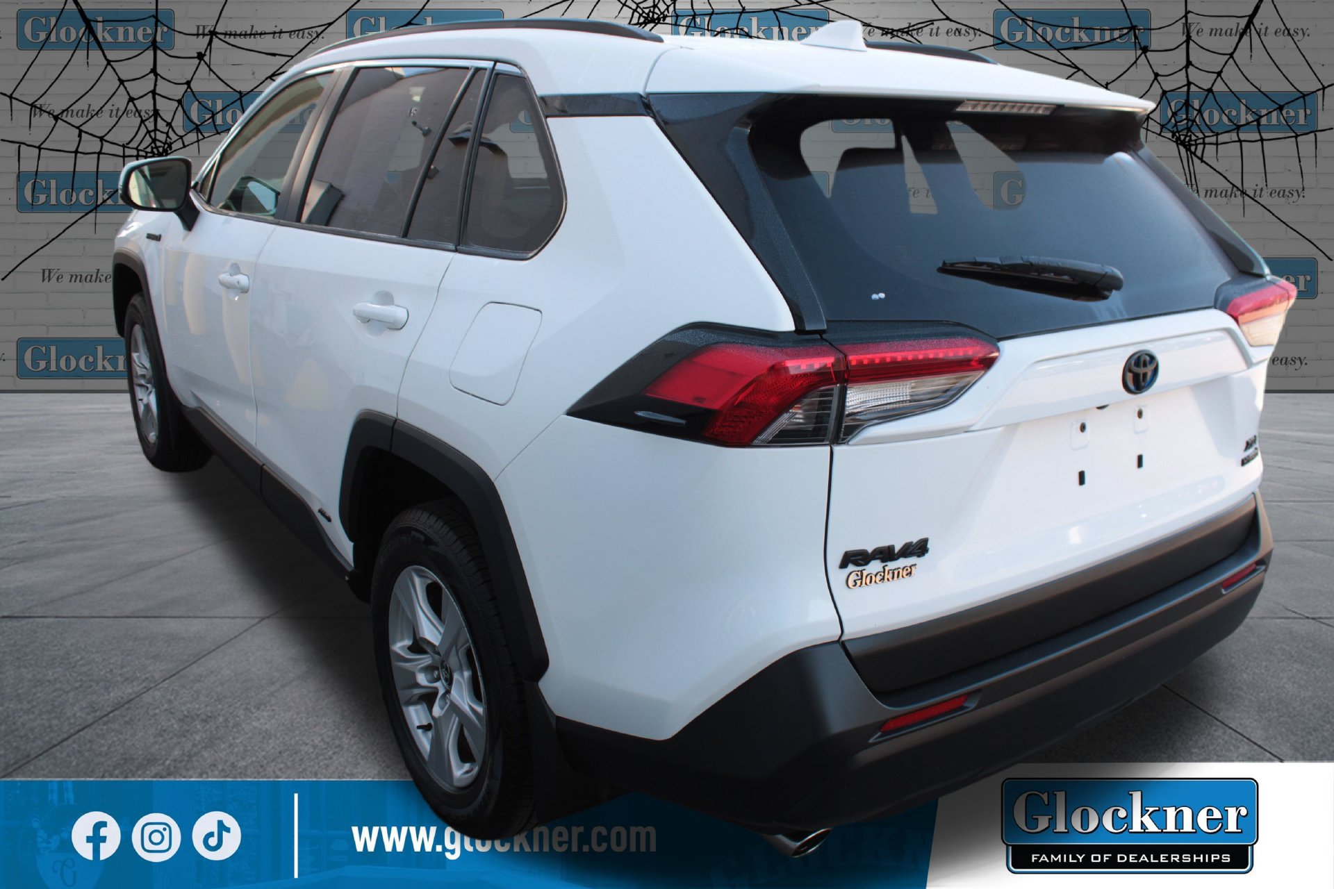 Used 2021 Toyota RAV4 XLE w/ Convenience Package AWD/4WD image 8