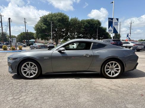 Used 2025 Ford Mustang GT Premium RWD image 7