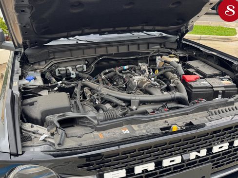 Used 2024 Ford Bronco Wildtrak AWD/4WD image 5