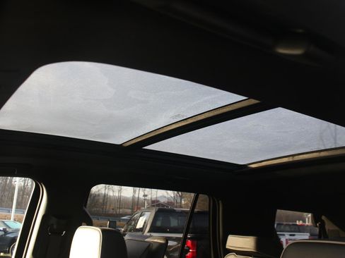 Used 2023 Chevrolet Tahoe Premier image 35