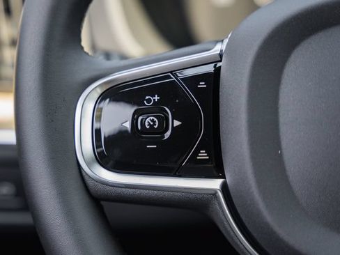 New 2027 Volvo XC60 B5 Plus AWD/4WD image 31