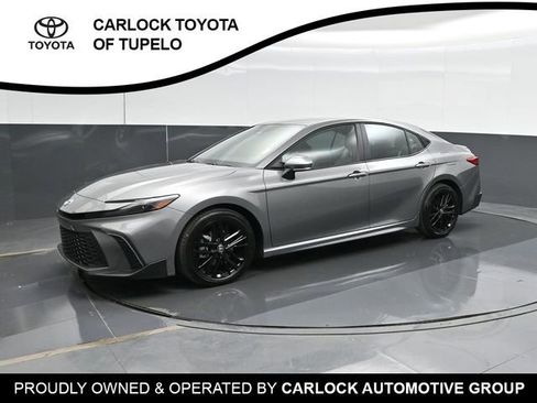 Used 2026 Toyota Camry SE image 1