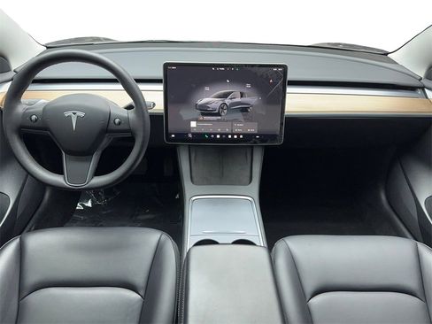 Used 2023 Tesla Model 3 Standard Range image 16