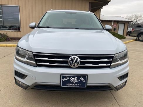Used 2018 Volkswagen Tiguan SEL image 2