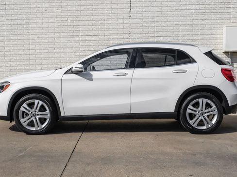 Used 2018 Mercedes-Benz GLA 250 w/ Premium Package image 10