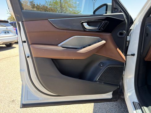 Certified 2022 Acura MDX SH-AWD w/ Advance Package image 9