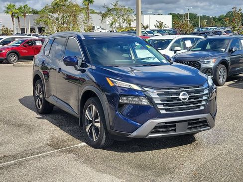 Used 2024 Nissan Rogue SL w/ SL Premium Package FWD image 2