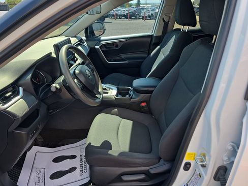 Used 2019 Toyota RAV4 LE w/ All Weather Liner Package AWD/4WD image 11