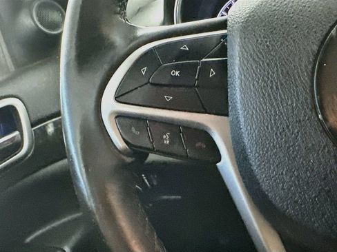 Used 2018 Jeep Grand Cherokee Altitude RWD image 25