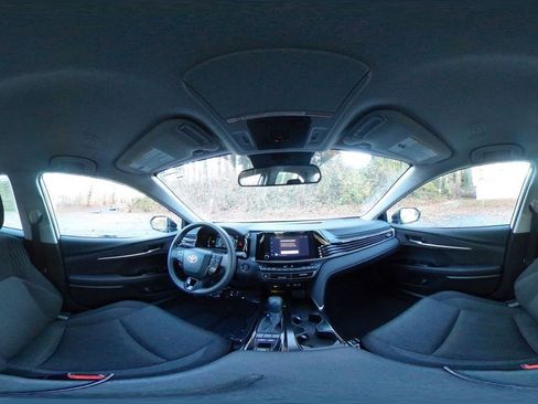 Used 2025 Toyota Camry LE image 38