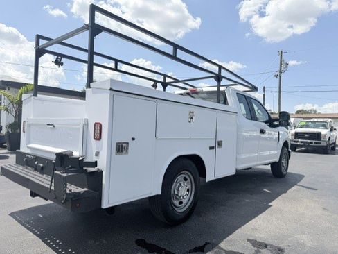 Used 2018 Ford F250 XL w/ Power Equipment Group RWD image 5