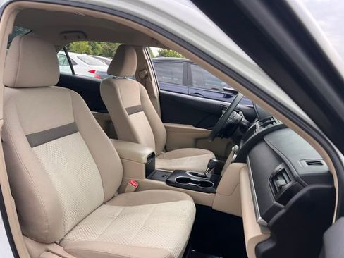 Used 2014 Toyota Camry LE FWD image 29