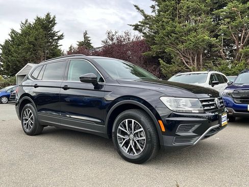 Used 2019 Volkswagen Tiguan SE image 2