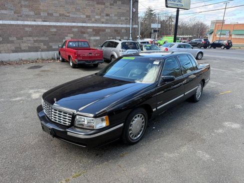 Used 1997 Cadillac De Ville Sedan w/ Comfort/Convenience Pkg image 1