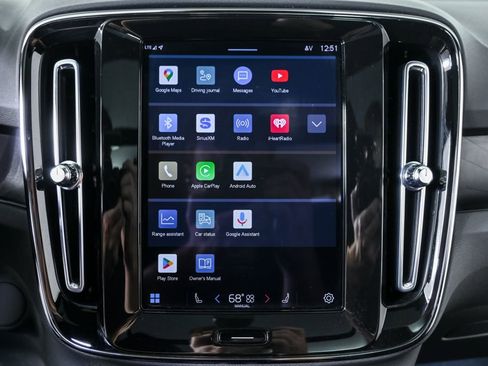 Certified 2023 Volvo XC40 Recharge Plus w/ Protection Package Premier image 15