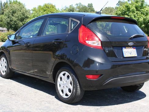 Used 2012 Ford Fiesta S FWD image 7