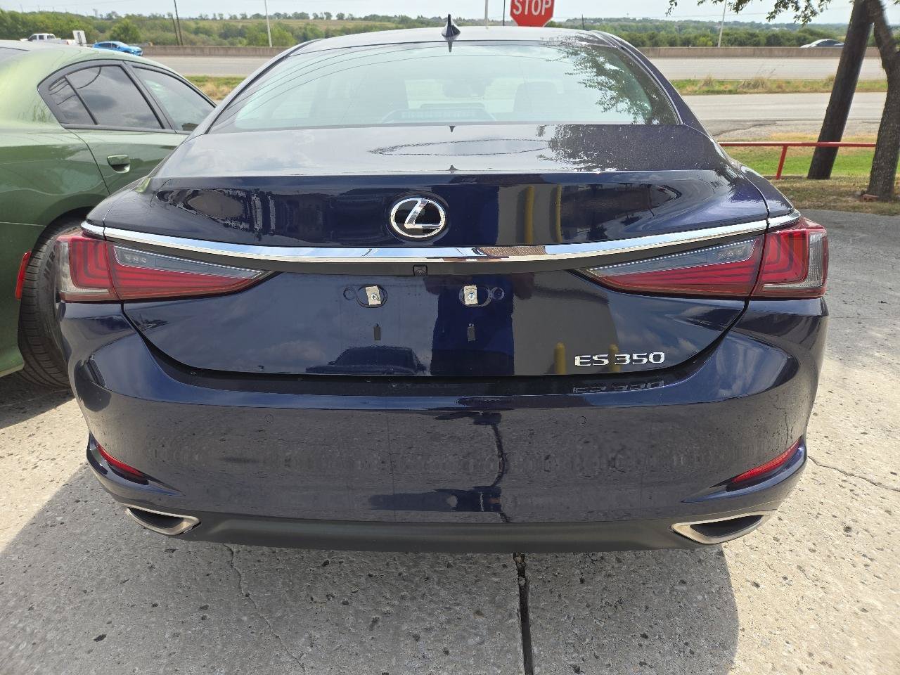Used 2020 Lexus ES 350 w/ Premium Package FWD image 11