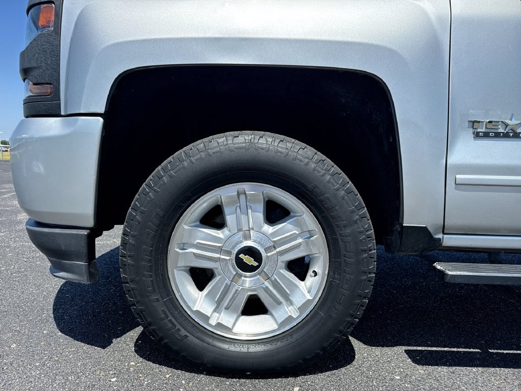 Used 2018 Chevrolet Silverado 1500 LT w/ Texas Edition AWD/4WD image 10