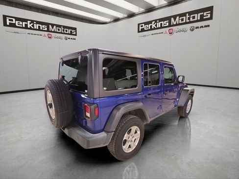 Used 2019 Jeep Wrangler Unlimited Sport S image 6