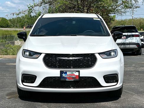 New 2026 Chrysler Pacifica Select FWD image 10