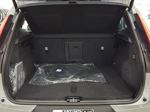 New 2026 Volvo XC40 B5 Plus w/ Climate Package AWD/4WD image 29