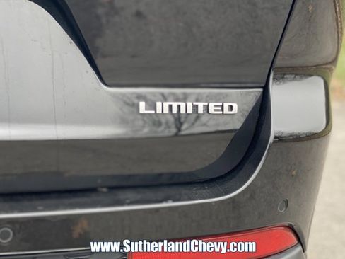 Used 2024 Jeep Grand Cherokee L Limited w/ Luxury Tech Group II image 13