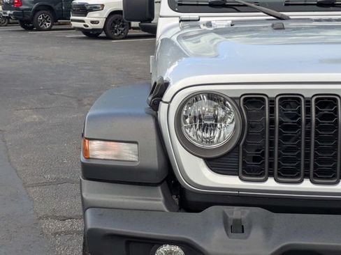Used 2024 Jeep Wrangler Unlimited Sport AWD/4WD image 11