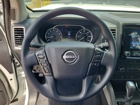Certified 2024 Nissan Frontier SV w/ Technology Package RWD image 15