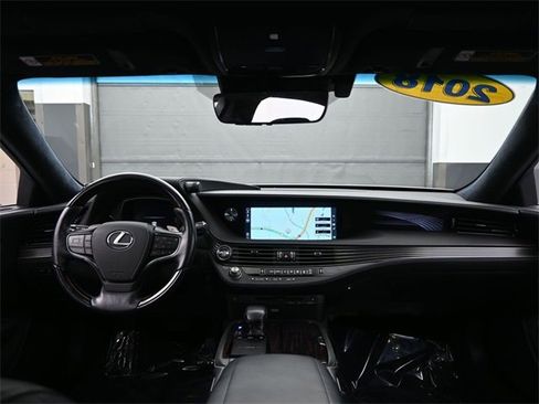 Used 2018 Lexus LS 500 AWD w/ Luxury Package image 28