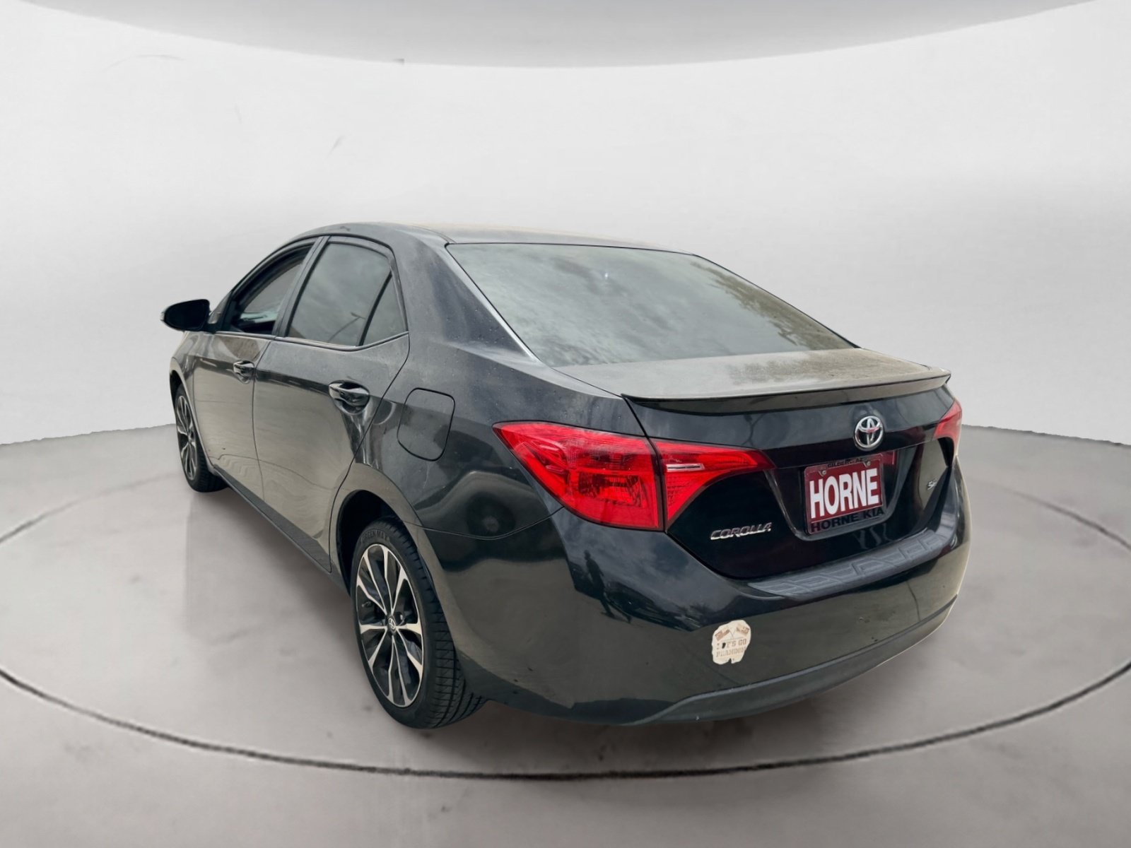 Used 2018 Toyota Corolla SE w/ Carpet Mat Package (TMS) FWD image 5
