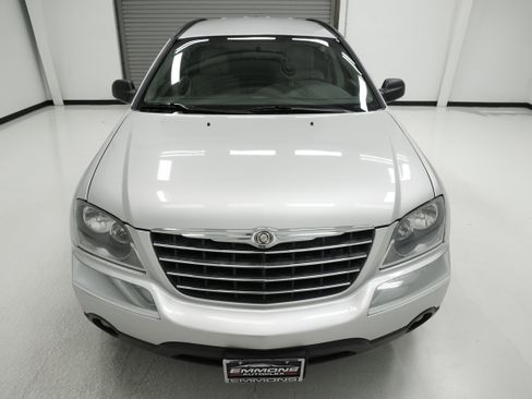 Used 2005 Chrysler Pacifica Touring FWD image 2