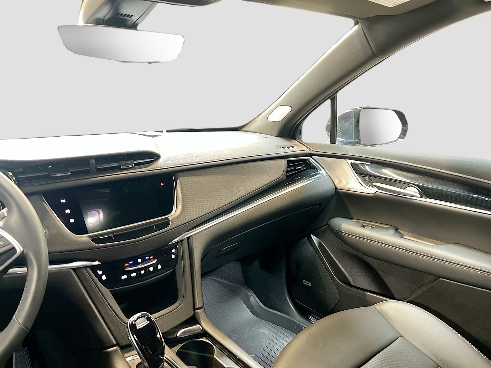 Used 2025 Cadillac XT5 Premium Luxury w/ Technology Package AWD/4WD image 25