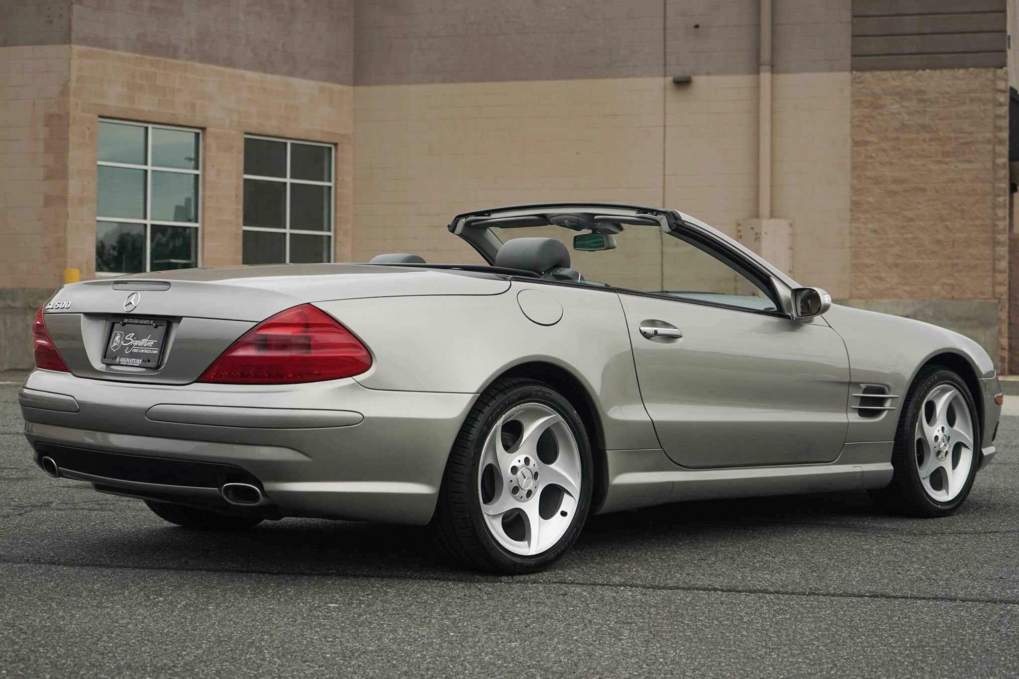 Used 2005 Mercedes-Benz SL 500 image 8