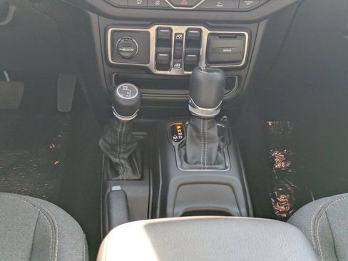 New 2026 Jeep Gladiator Sport AWD/4WD image 16