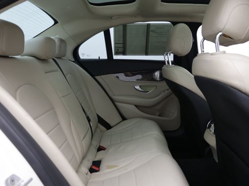 Used 2015 Mercedes-Benz C 300 4MATIC Sedan image 33