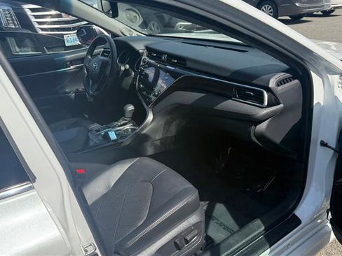 Used 2018 Toyota Camry XLE w/ Audio Package image 9
