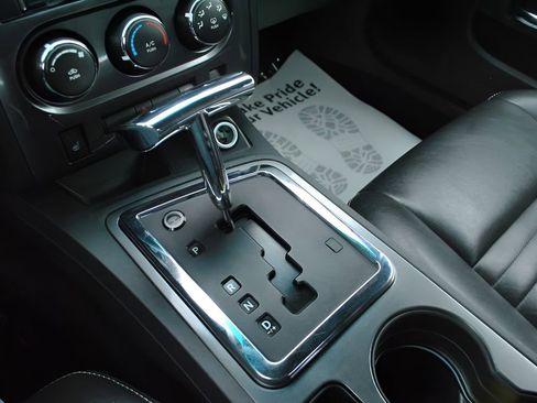 Used 2009 Dodge Challenger R/T RWD image 7