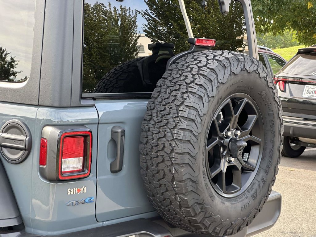 Used 2024 Jeep Wrangler Unlimited AWD/4WD image 11