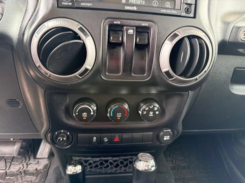 Used 2016 Jeep Wrangler Sport AWD/4WD image 37