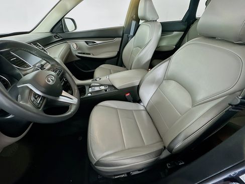 Used 2023 INFINITI QX50 Luxe image 13