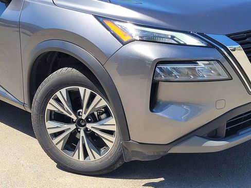 Used 2023 Nissan Rogue SV image 9