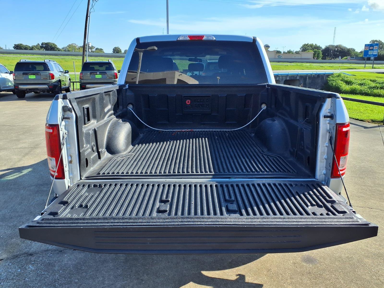 Used 2016 Ford F150 XLT RWD image 5